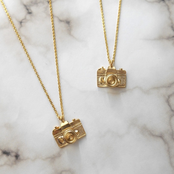 New Gold Camera Necklace - Picture 3 of 8